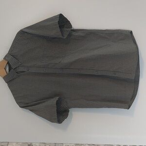 Denver Hayes Shirt Mens SZ Large Gray and Black Striped Button Down Short Sleeve